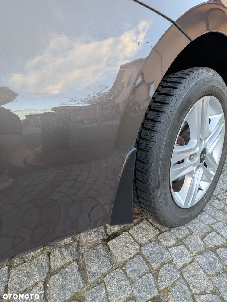 Kia Ceed - 11
