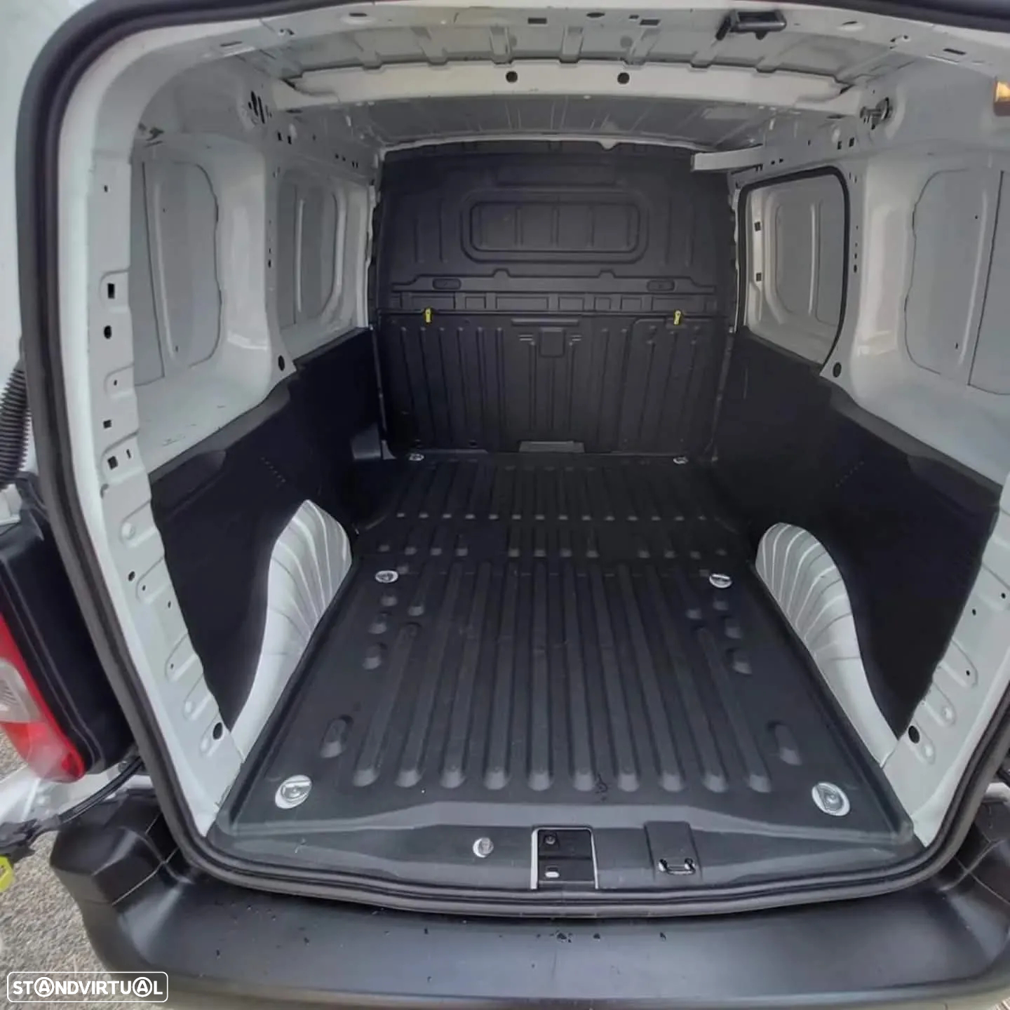 Opel Combo - 2021 | 110.000KM | GARANTIA | 3 LUG. - 14