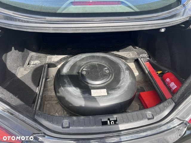 Hyundai Genesis - 4