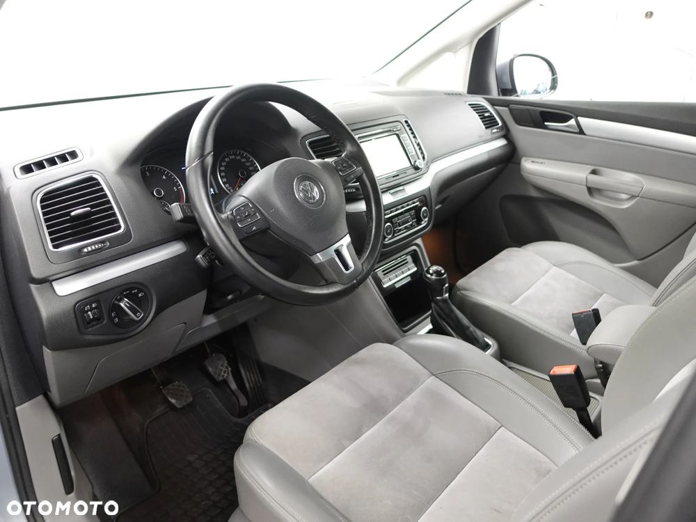 Volkswagen Sharan 2.0 TDI 4Motion BlueMotion Technology Highline - 18