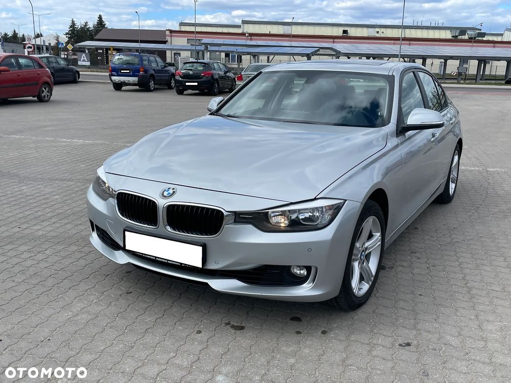 BMW Seria 3 328i xDrive Sport-Aut - 5