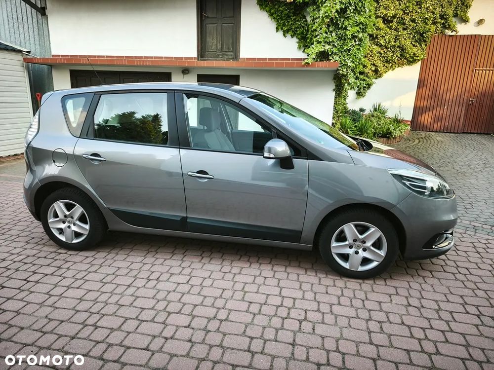 Renault Scenic 1.6 16V 110 TomTom Edition - 9