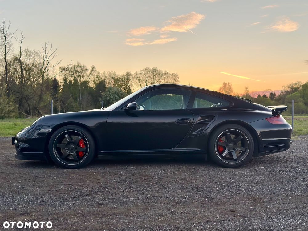 Porsche 911 - 22