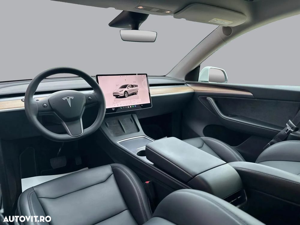 Tesla Model Y Long Range Dual Motor AWD - 11