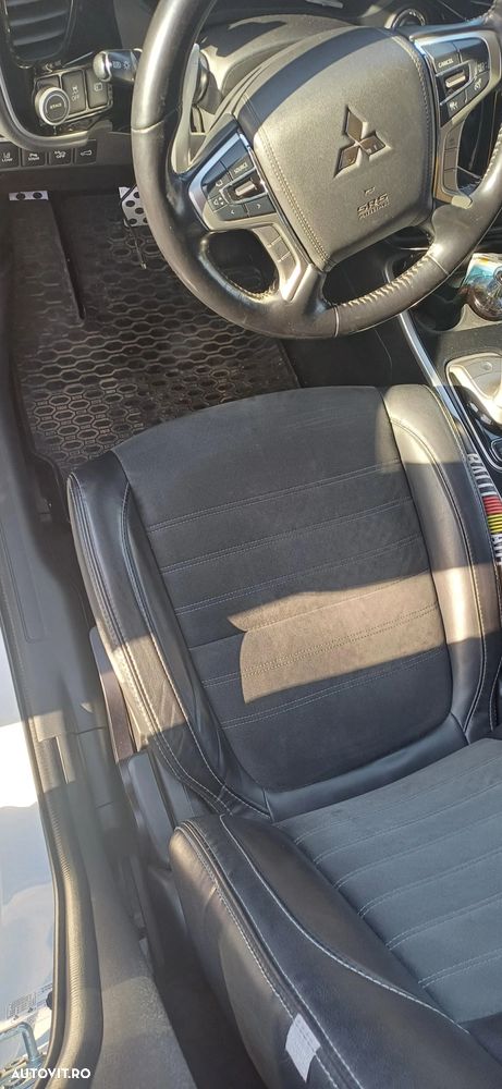 Mitsubishi Outlander 2.0 4WD - 17