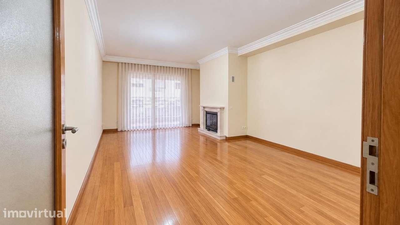 Apartamento T2+1 - Rua António Bessa Leite, Porto - Grande imagem: 2/17