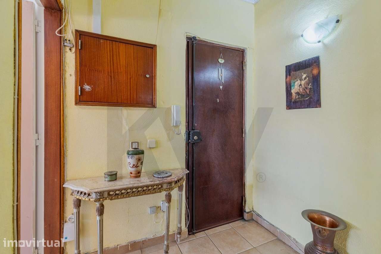 T4 com Suite para Remodelar - Oportunidade Única | Bº Liceu -  Setúbal - Grande imagem: 2/37