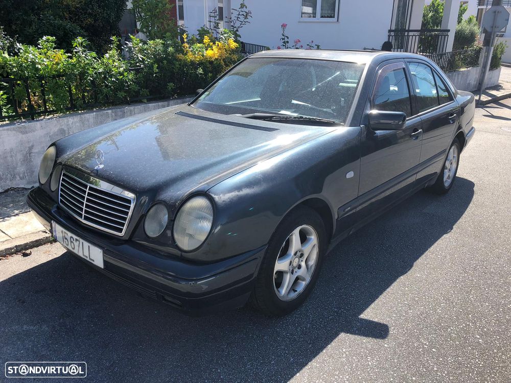 Mercedes-Benz E 200 Classic - 2