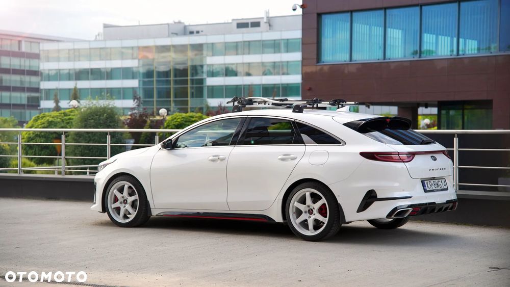 Kia ProCeed - 8