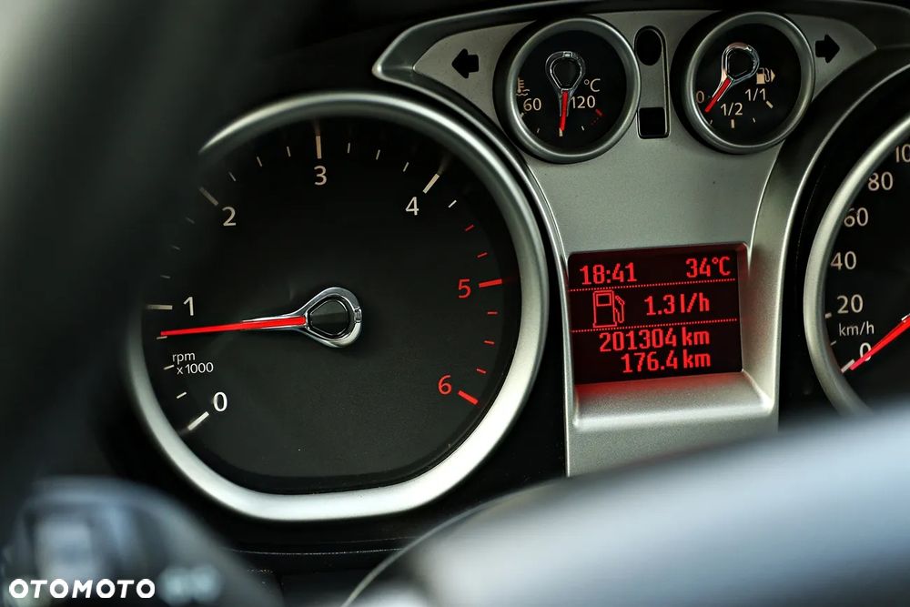 Ford Kuga 2.0 TDCi 2x4 Titanium - 38