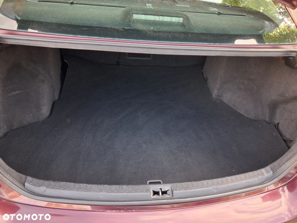 Toyota Avensis 2.0 D-4D Premium - 18