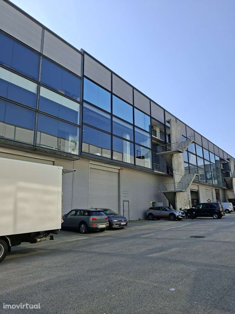 Excelente armazém 600 m2 na saída da A42, Seroa, Paços de Ferreira - Grande imagem: 3/4