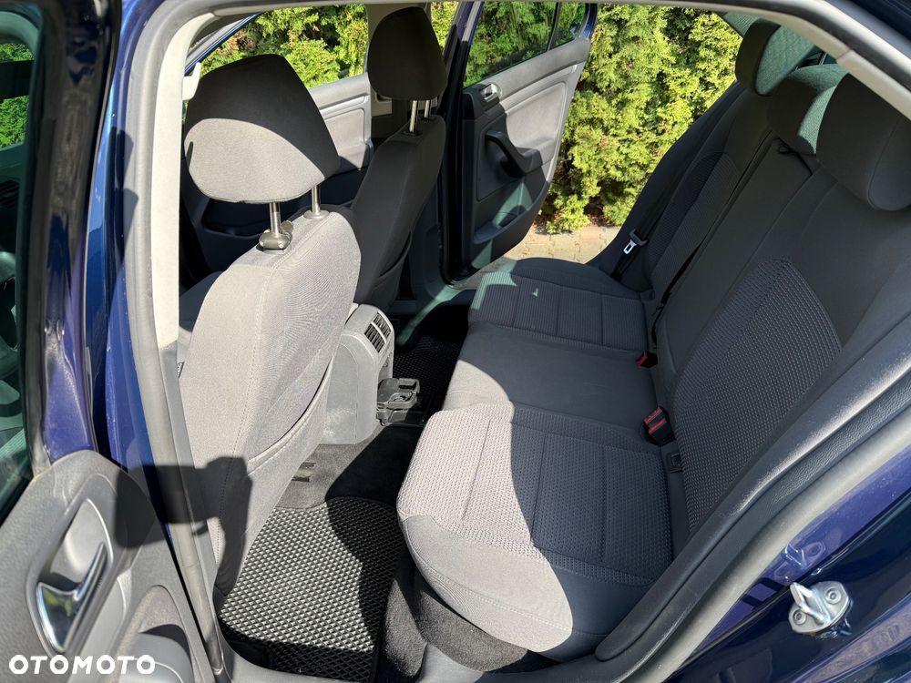 Volkswagen Jetta 2.0 TDI Comfortline DSG - 19