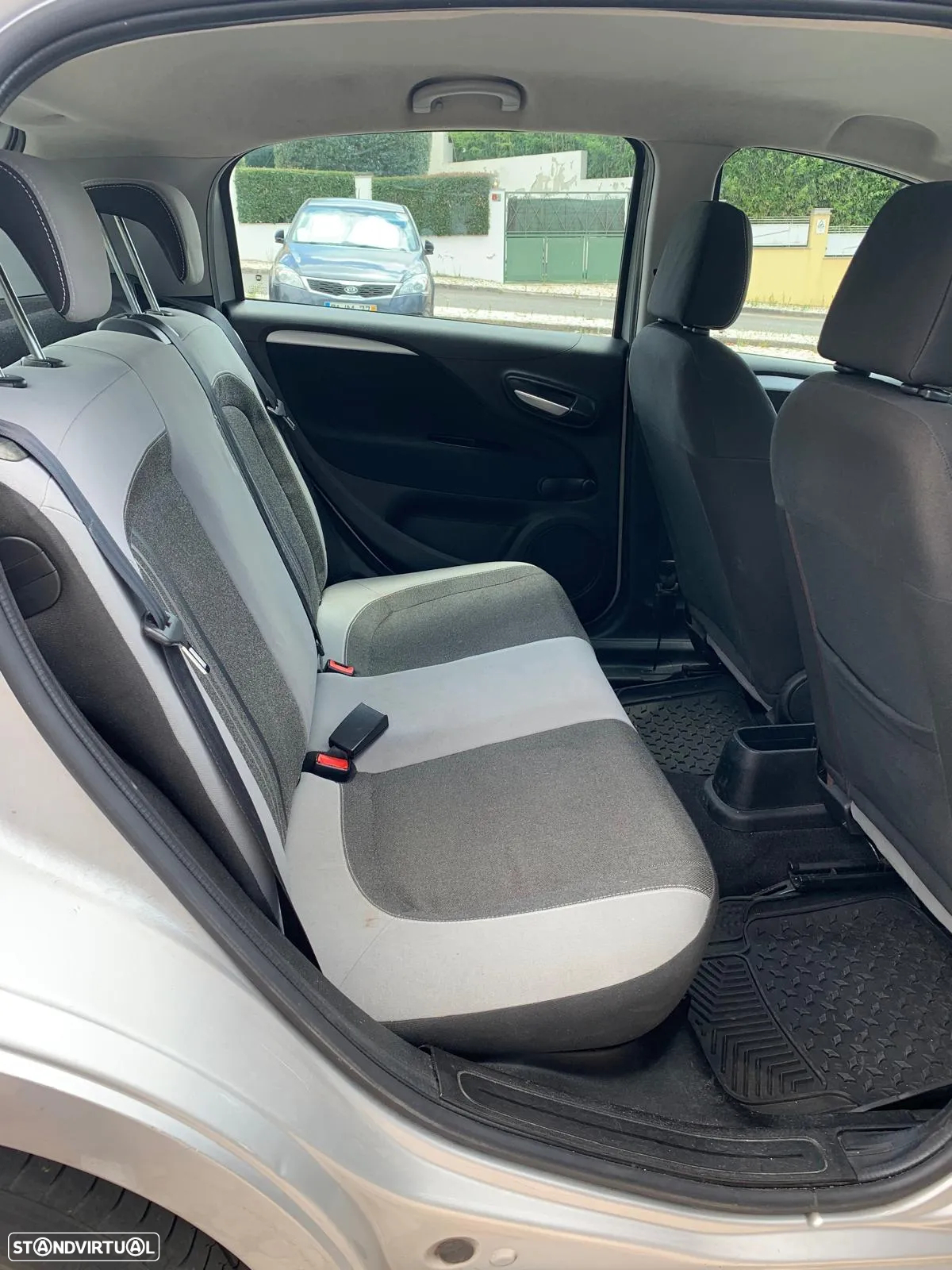 Fiat Punto 1.3 M-Jet Lounge S&S - 15