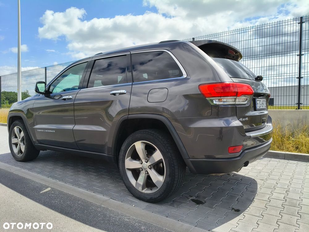 Jeep Grand Cherokee - 22