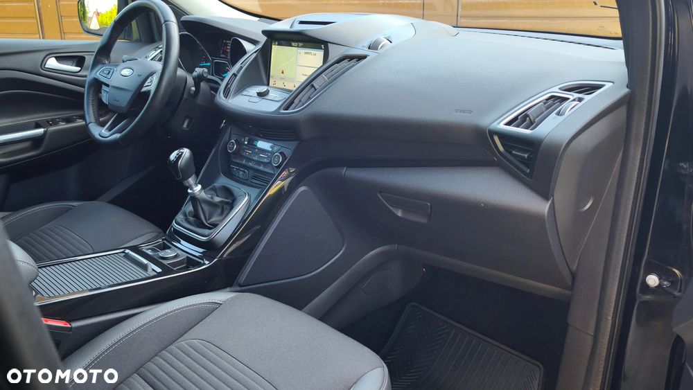 Ford Kuga 2.0 TDCi 2x4 Trend - 24