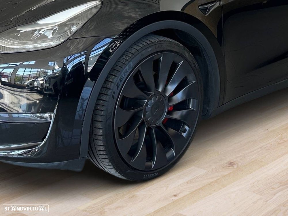 Tesla Model Y Performance Dual Motor AWD - 14