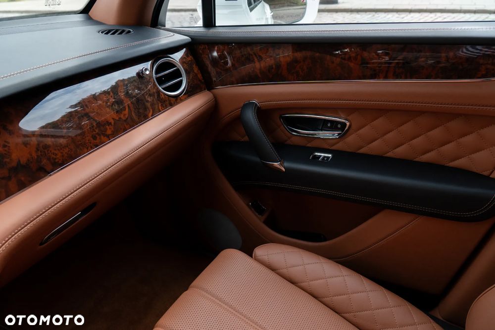 Bentley Bentayga - 17