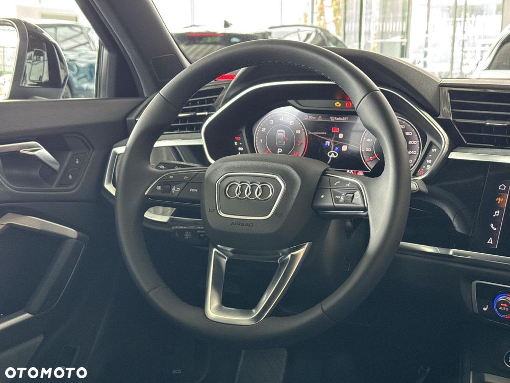 Audi Q3 Sportback - 22