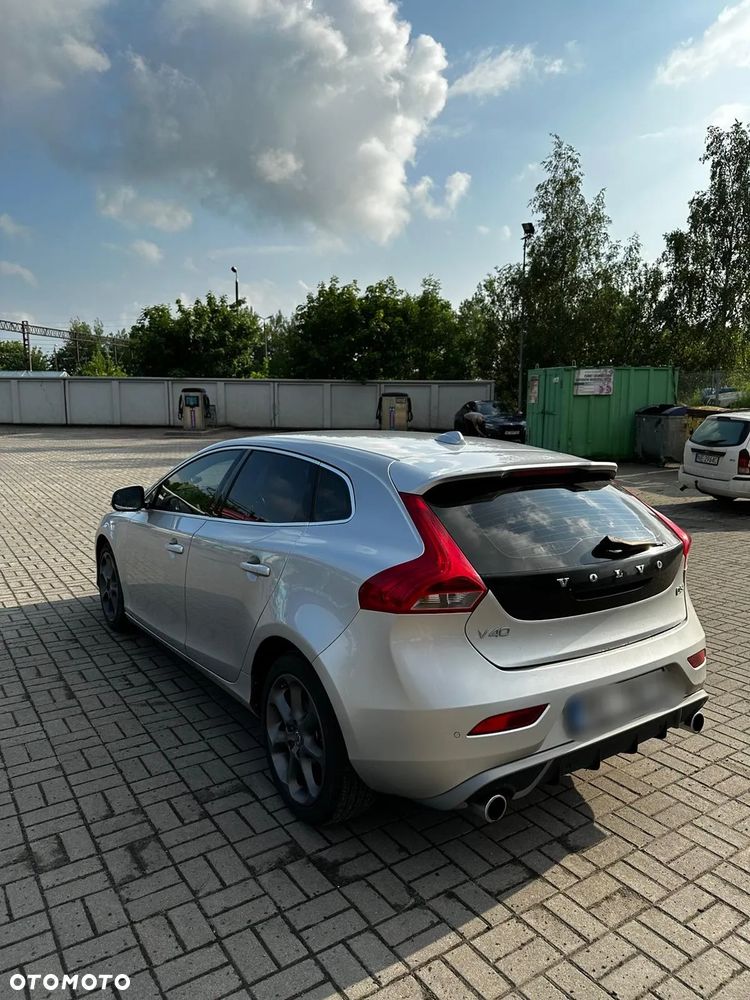 Volvo V40 D3 Geartronic R Design - 4