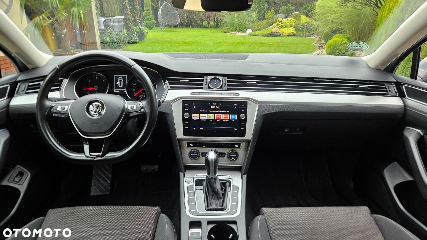 Volkswagen Passat Variant 2.0 TDI SCR DSG Elegance - 16