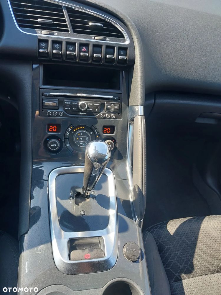 Peugeot 3008 HDi FAP 115 EGS6 Stop&Start Business-Line - 21