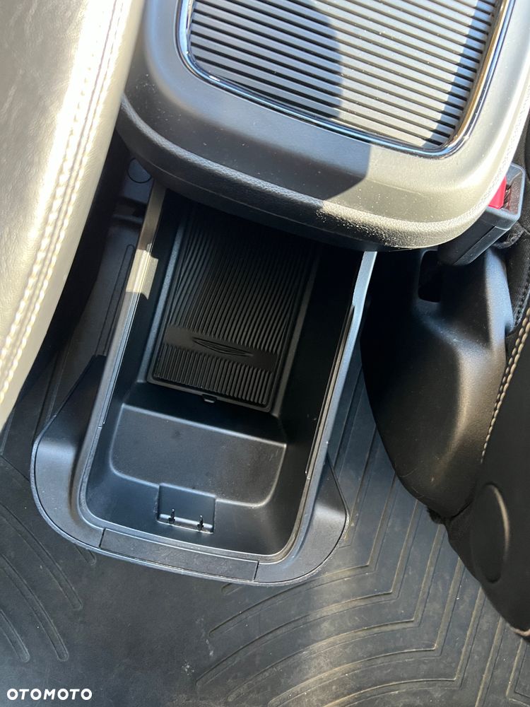 Chrysler Pacifica - 27