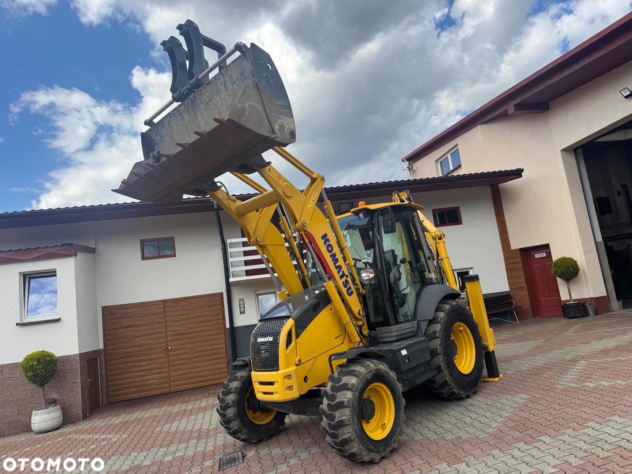 Komatsu WB 97R - 11