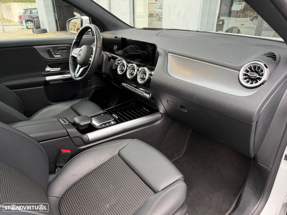 Mercedes-Benz EQA 300 4Matic - 17