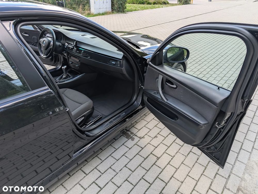 BMW Seria 3 318d - 16