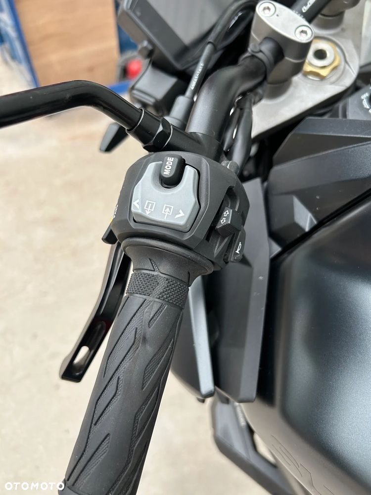 Suzuki GSX - 11