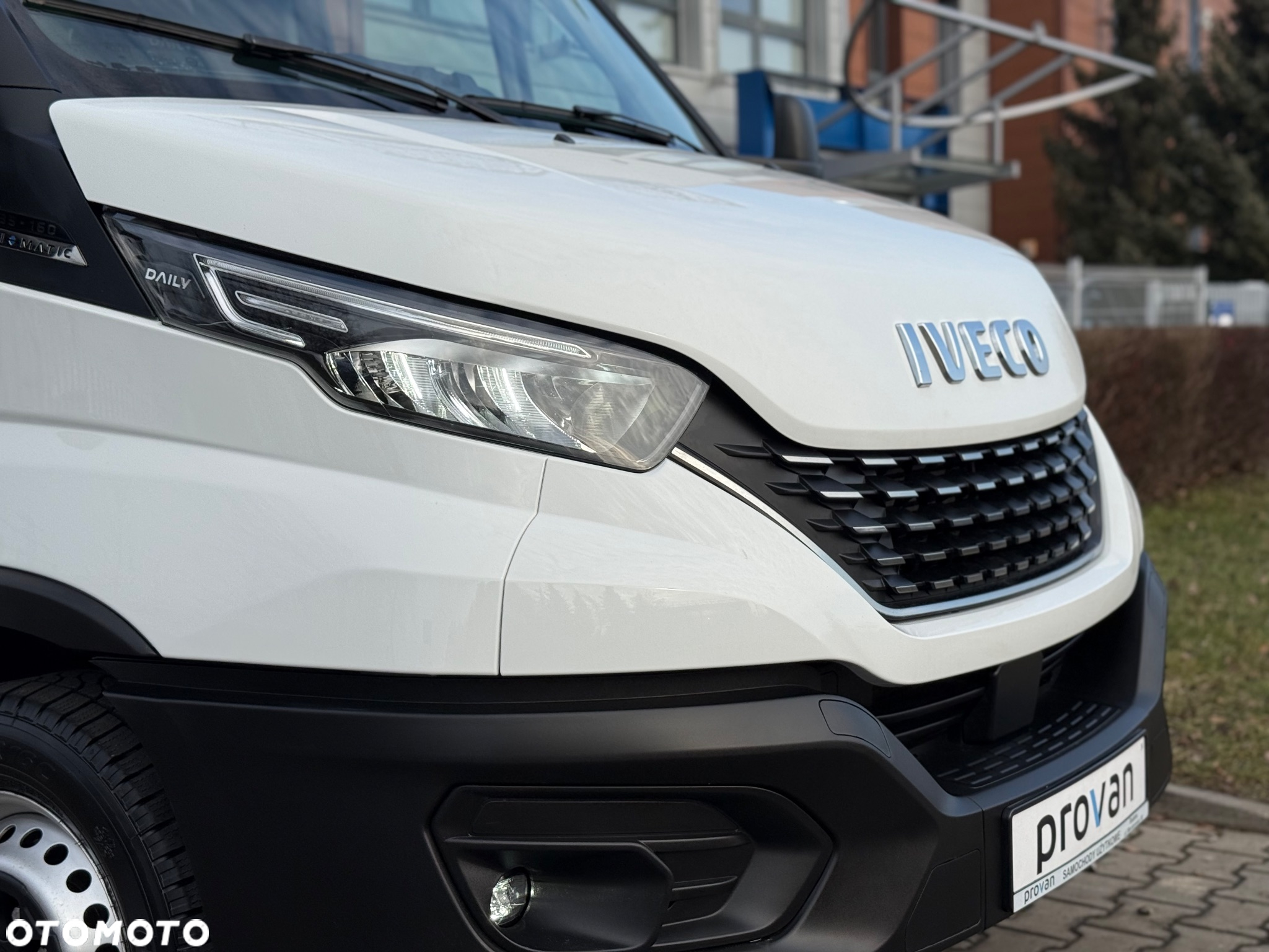 Iveco DAILY 35-160 HI-MATIC KONTENER 8 EUROPALET WINDA ZEPRO - 5