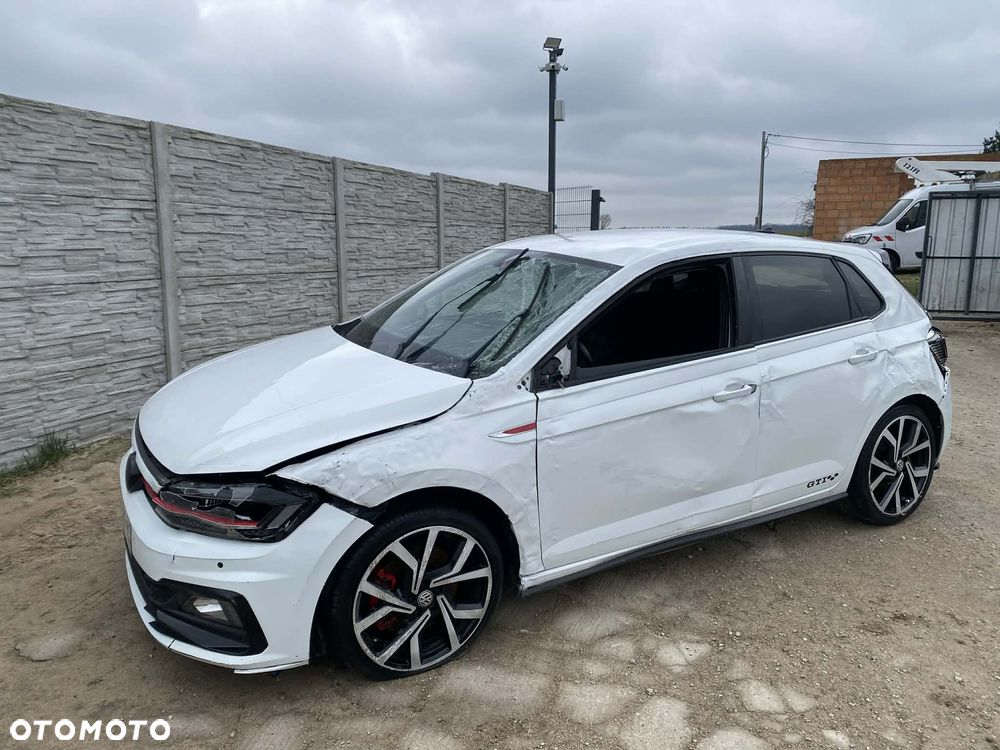 Volkswagen Polo 2.0 TSI DSG GTI - 33