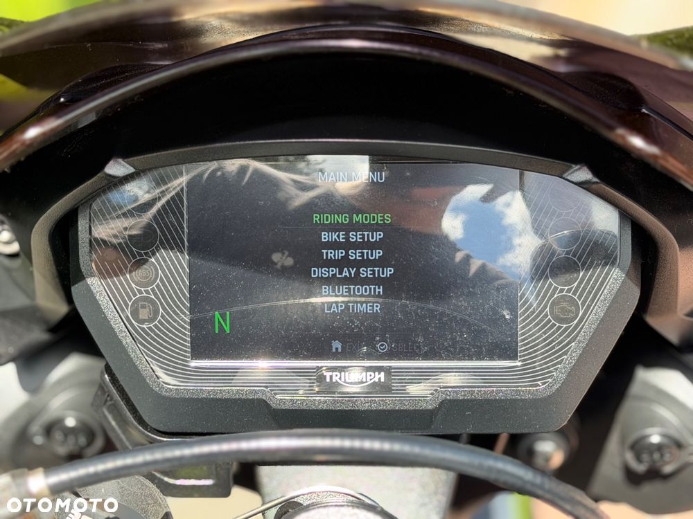 Triumph Street Triple - 35