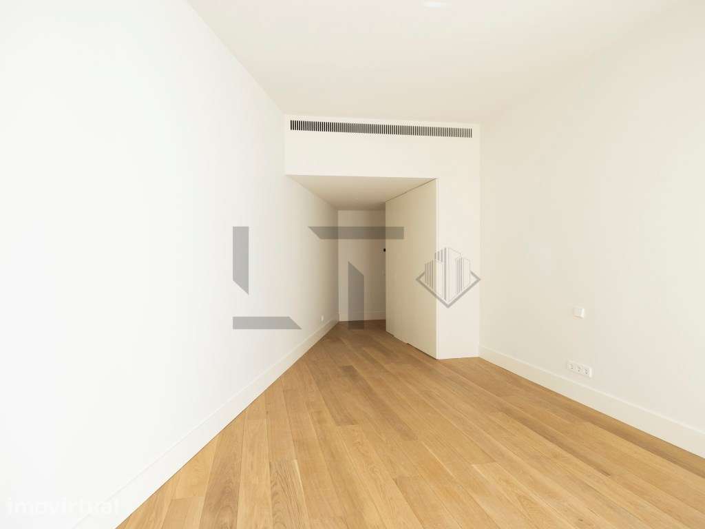 Apartamento T2 com Garagem para Venda junto à Av. da Liberdade, Lisboa - Grande imagem: 3/18