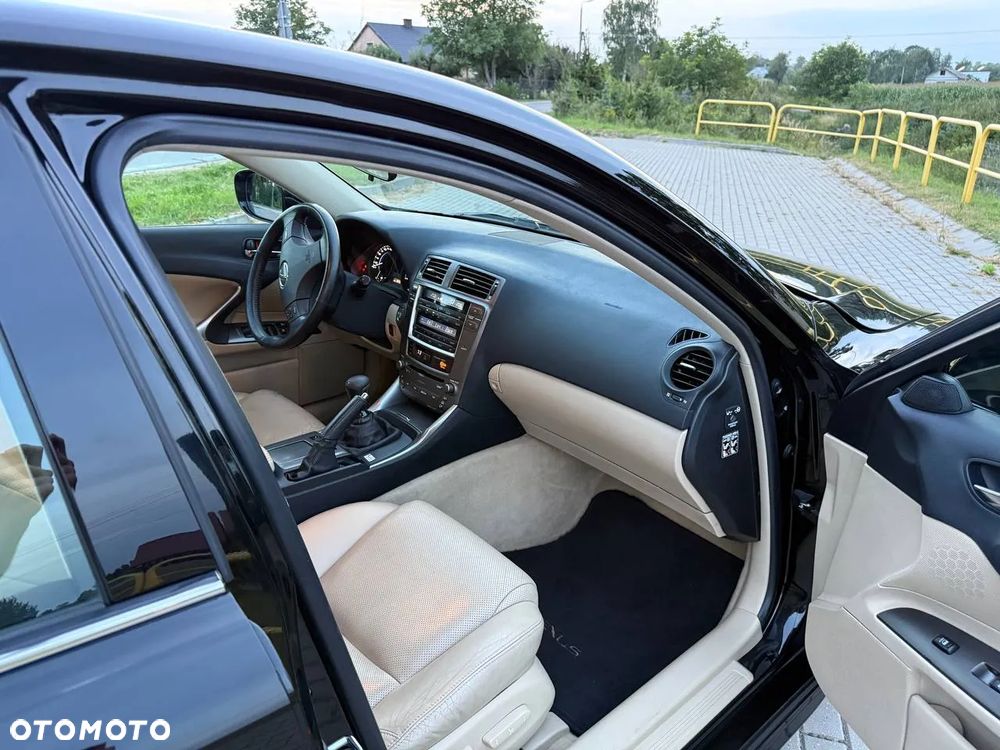 Lexus IS 220 D Elegance - 9