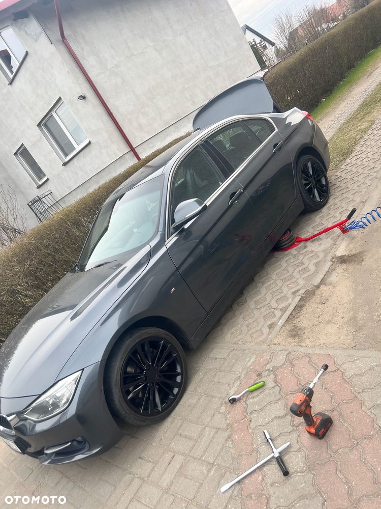 BMW Seria 3 320d Efficient Dynamics Sport Line - 20