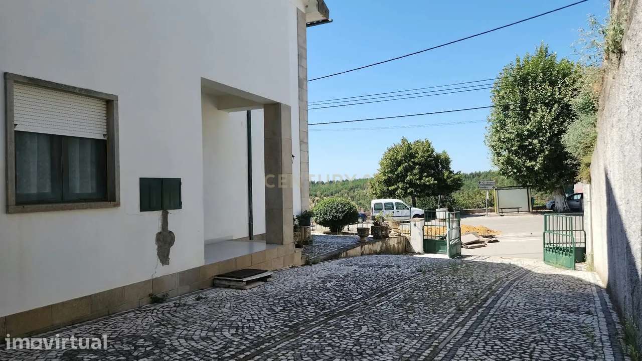 Moradia T4 em São Vicente da Beira | Conforto, espaço e natureza - Grande imagem: 4/38