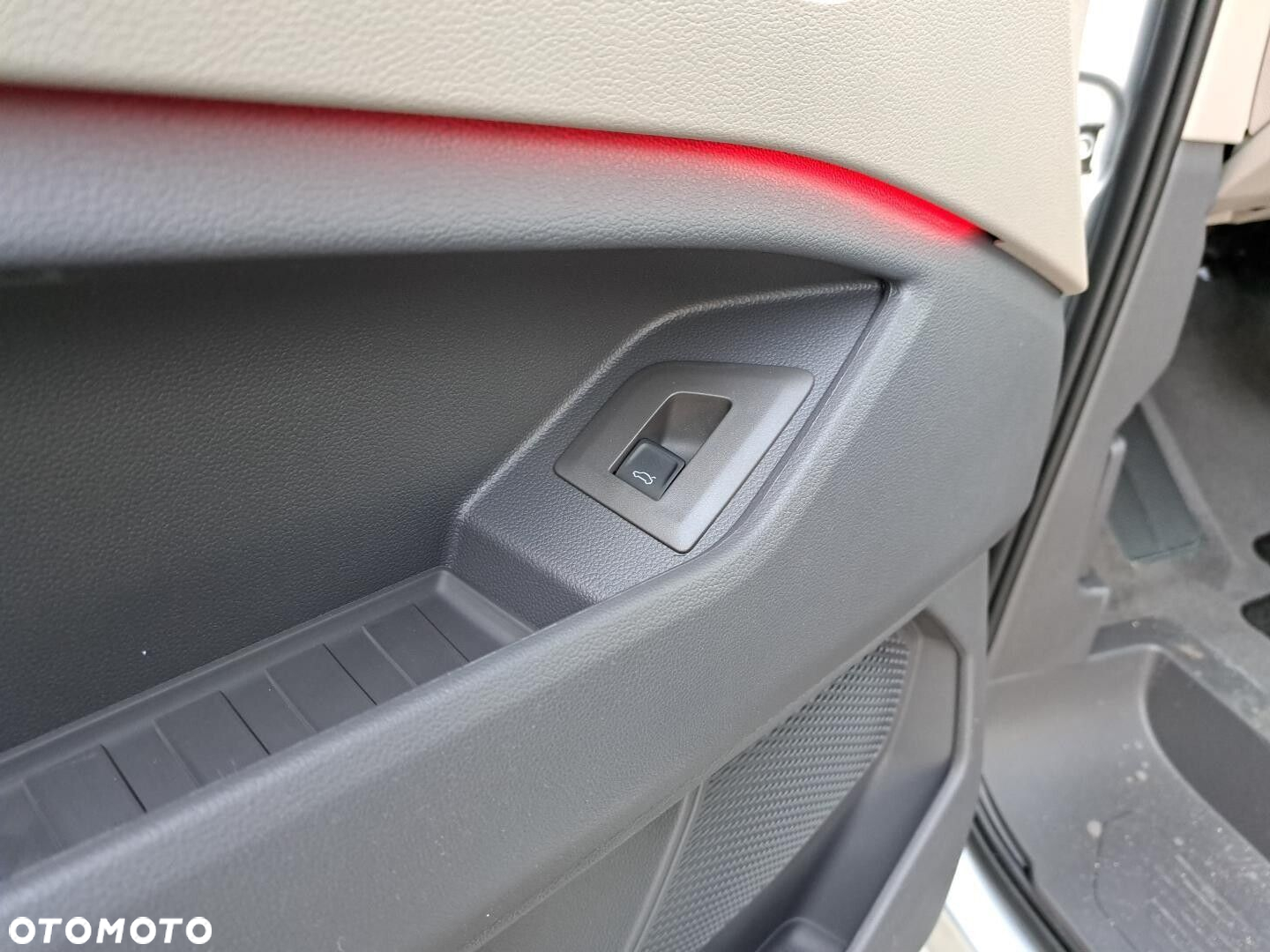Volkswagen multivan "EDITION" L2; 2,0TSI OPF, 150kW/204KM 7-bieg. DSG r.o: 3124 mm - 12