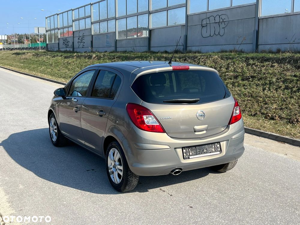 Opel Corsa 1.4 16V 150 Jahre - 18
