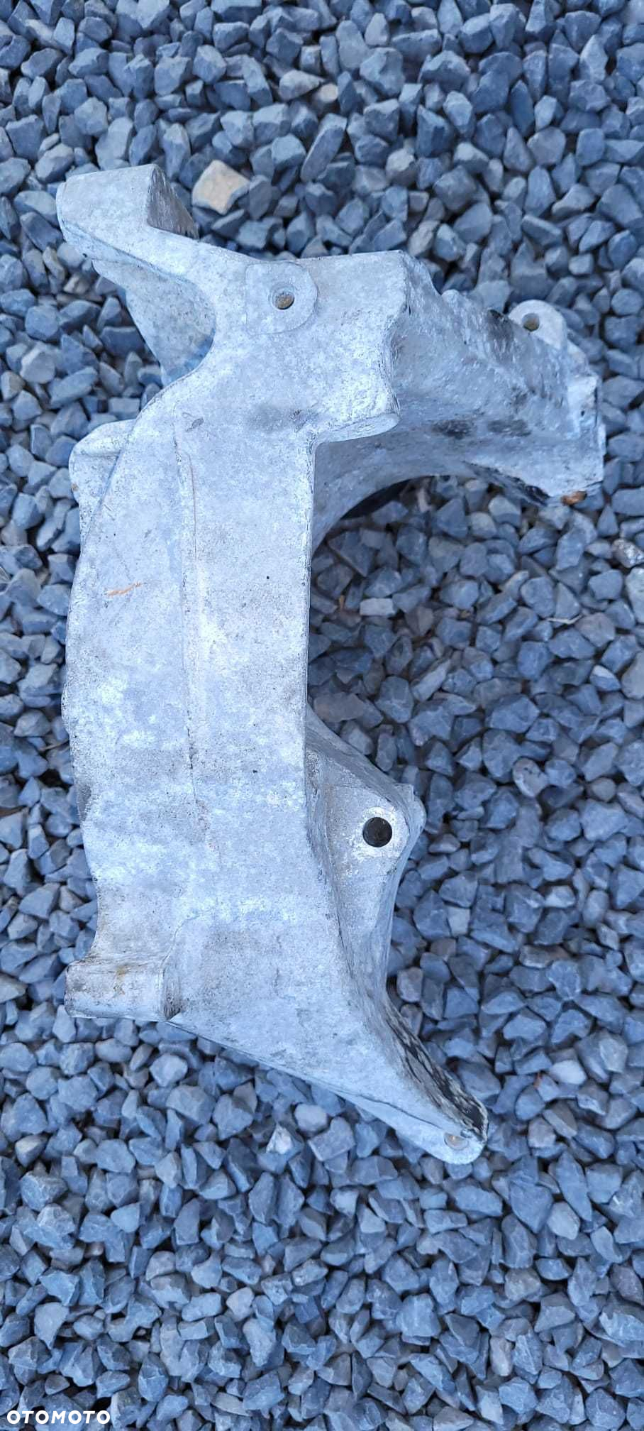 Łapa wspornik uchwyt alternatora BMW E84 E87 E90 2.0d N47 - 4