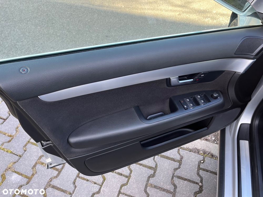 Audi A4 Avant 2.0 TDI - 13