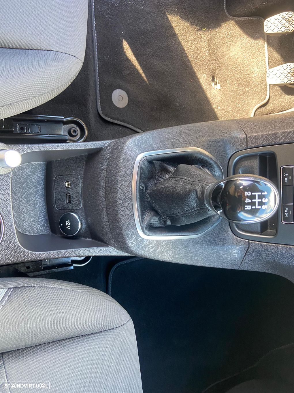 Ford Fiesta 1.0 EcoBoost S&S COOL&CONNECT - 16