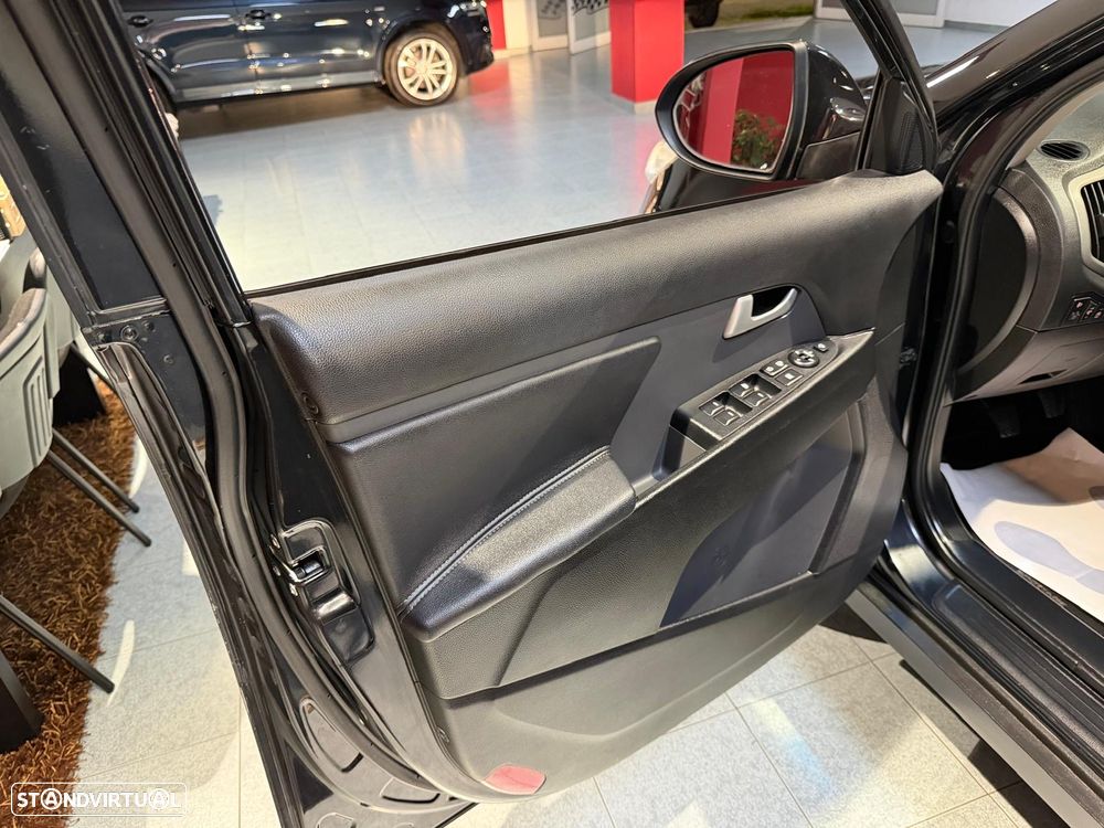 Kia Sportage 1.7 CRDI ISG More Edition - 12