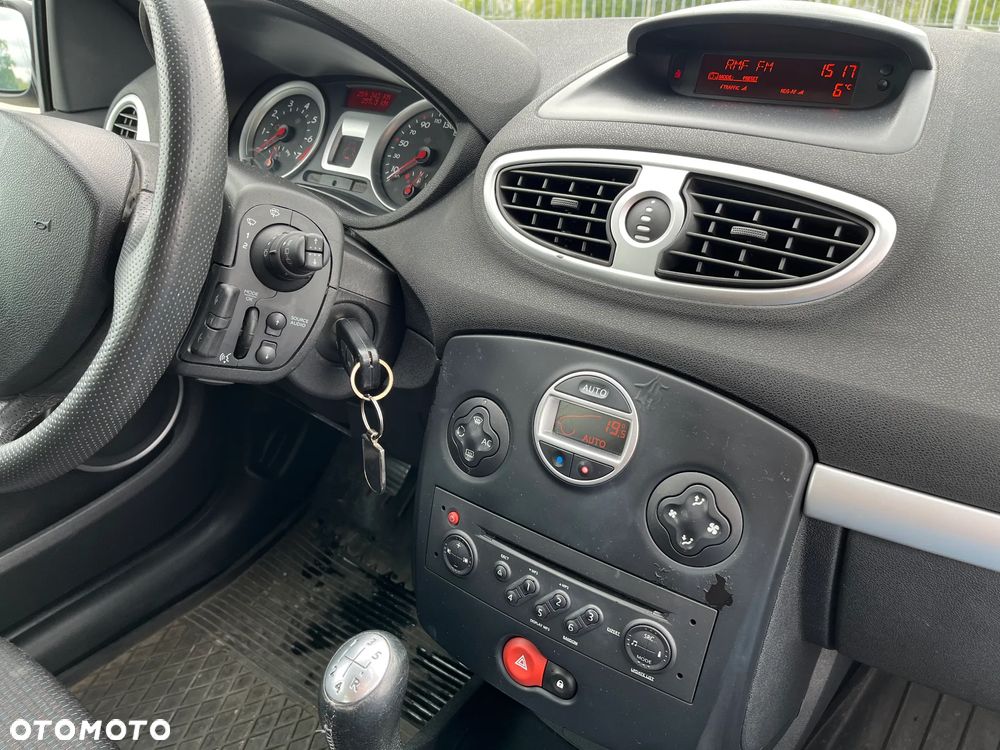 Renault Clio - 14