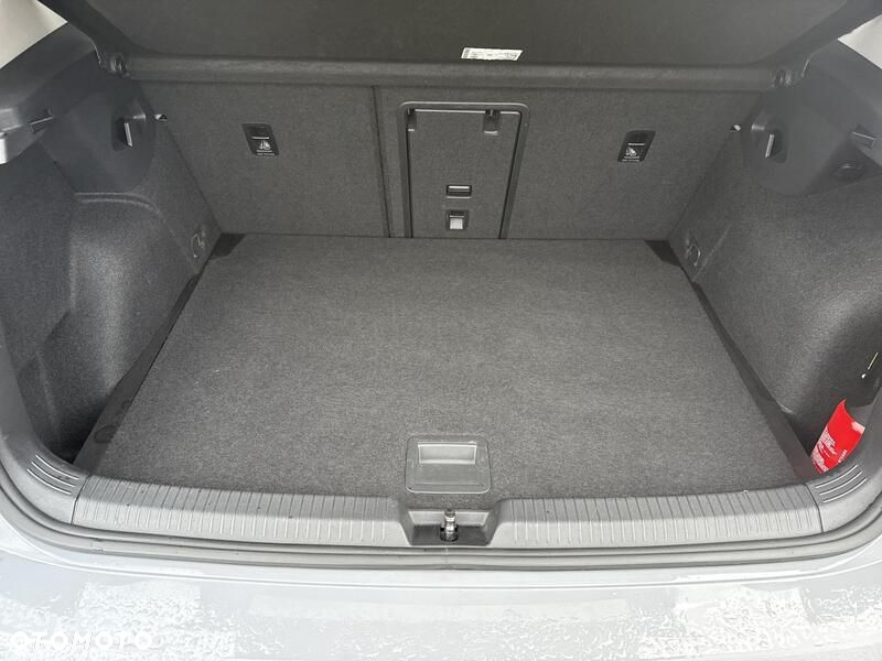 Volkswagen Golf - 22
