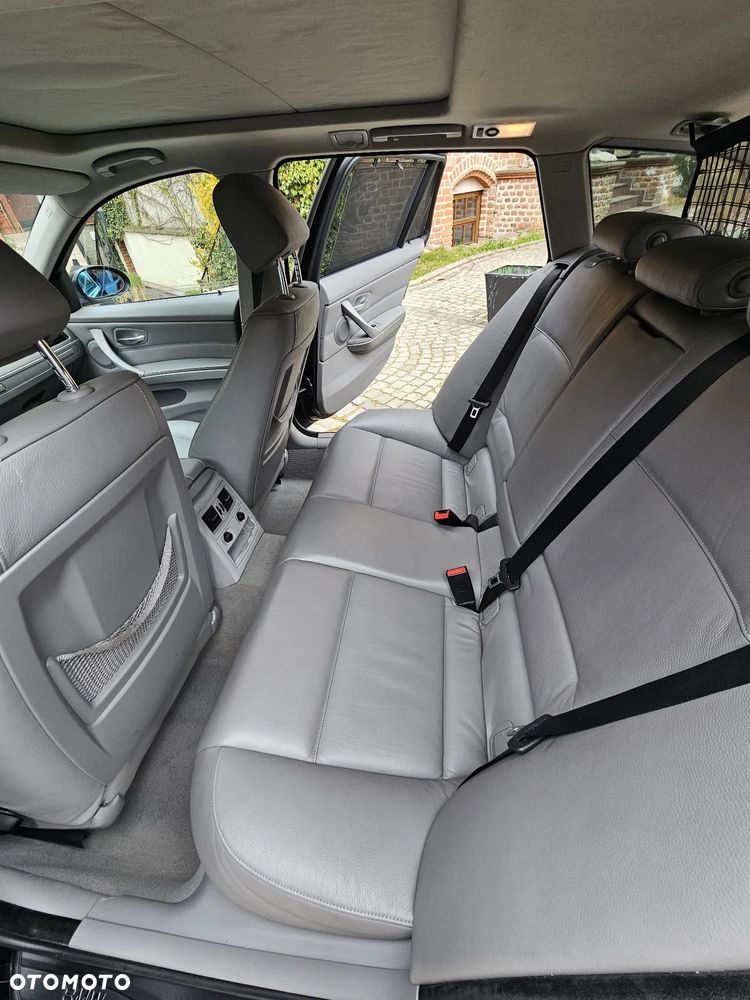 BMW Seria 3 318i - 12