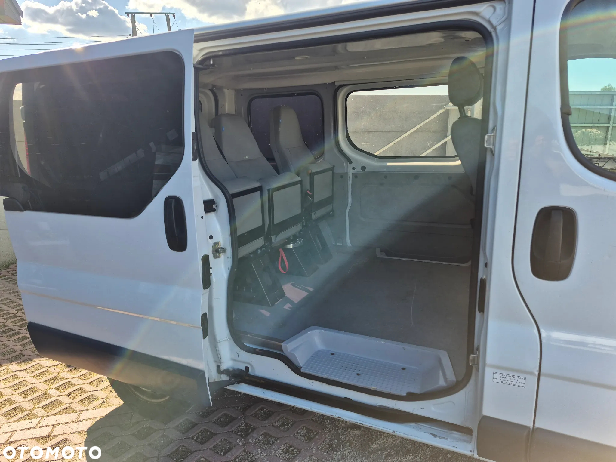 Renault Trafic 2.0 dCi 90 Combi L1H1 - 4