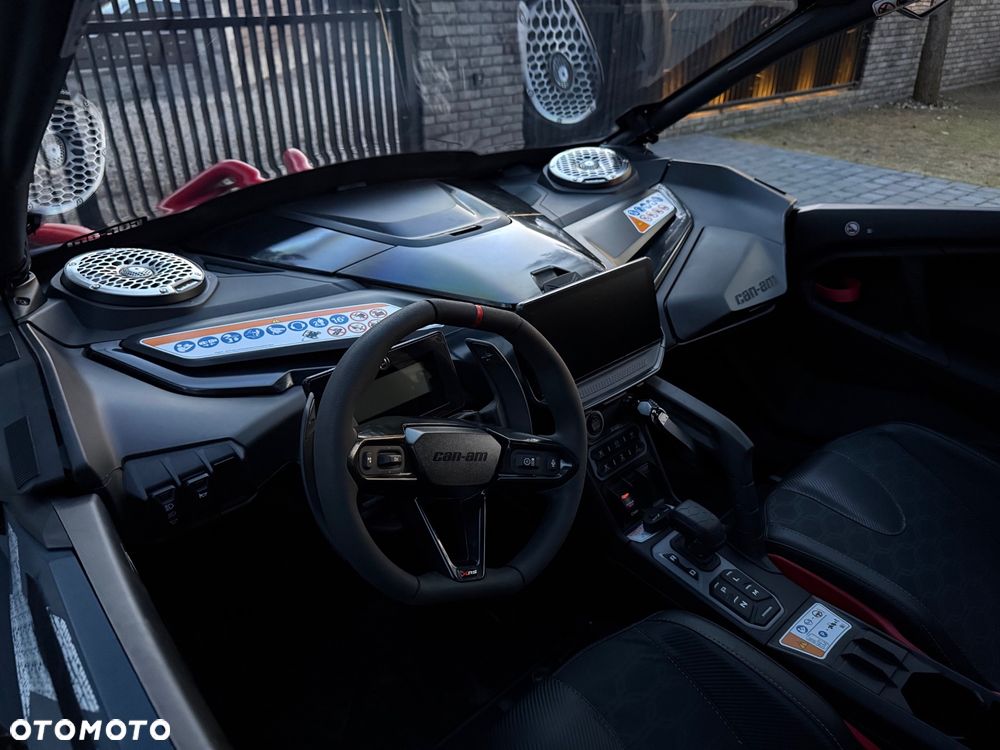 Can-Am Maverick - 10