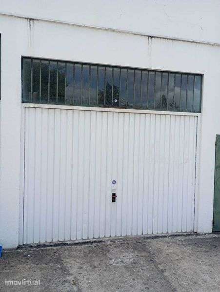 Aluga-se Garagens Lourinhã - Grande imagem: 2/4